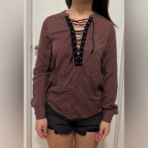 Long sleeve, lace up top